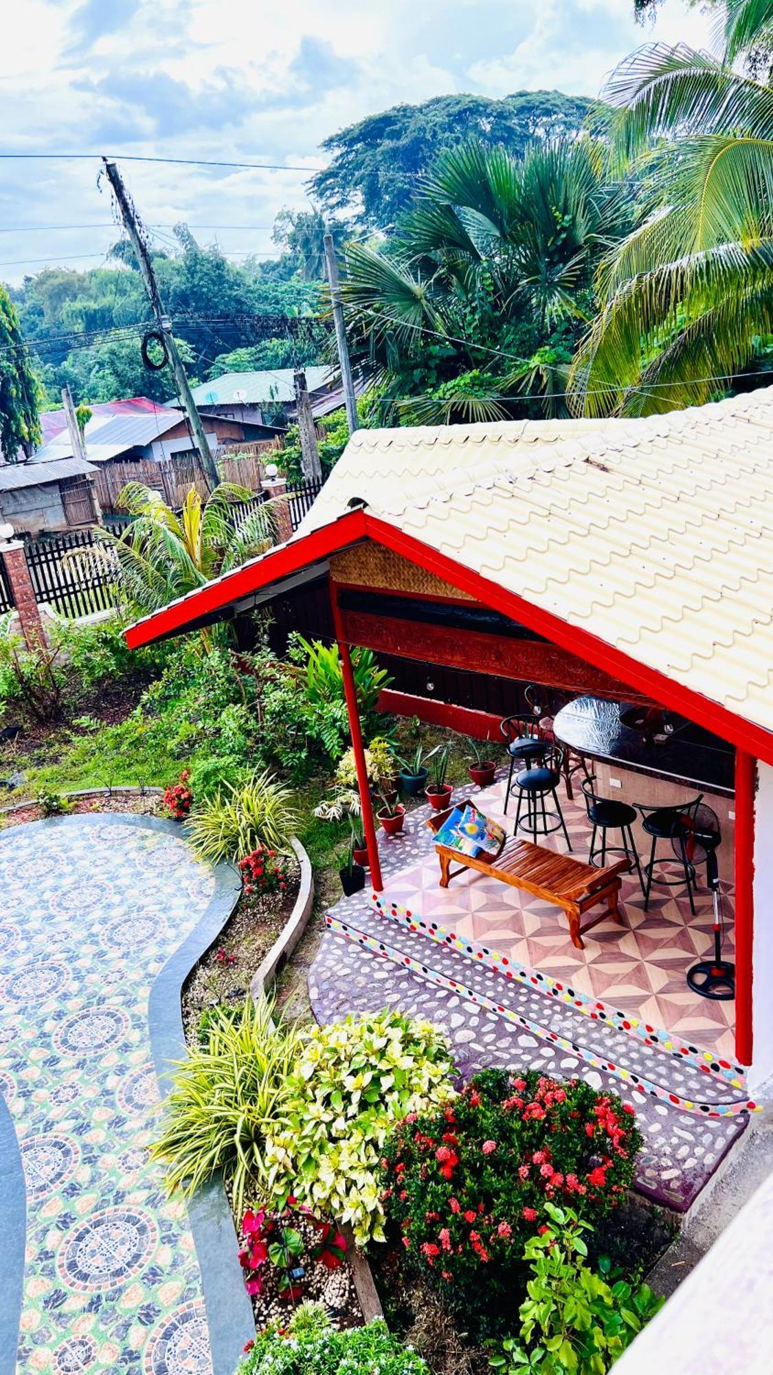 Chateau La Princesa With Cozy Garden & Bar Puerto Princesa Eksteriør billede
