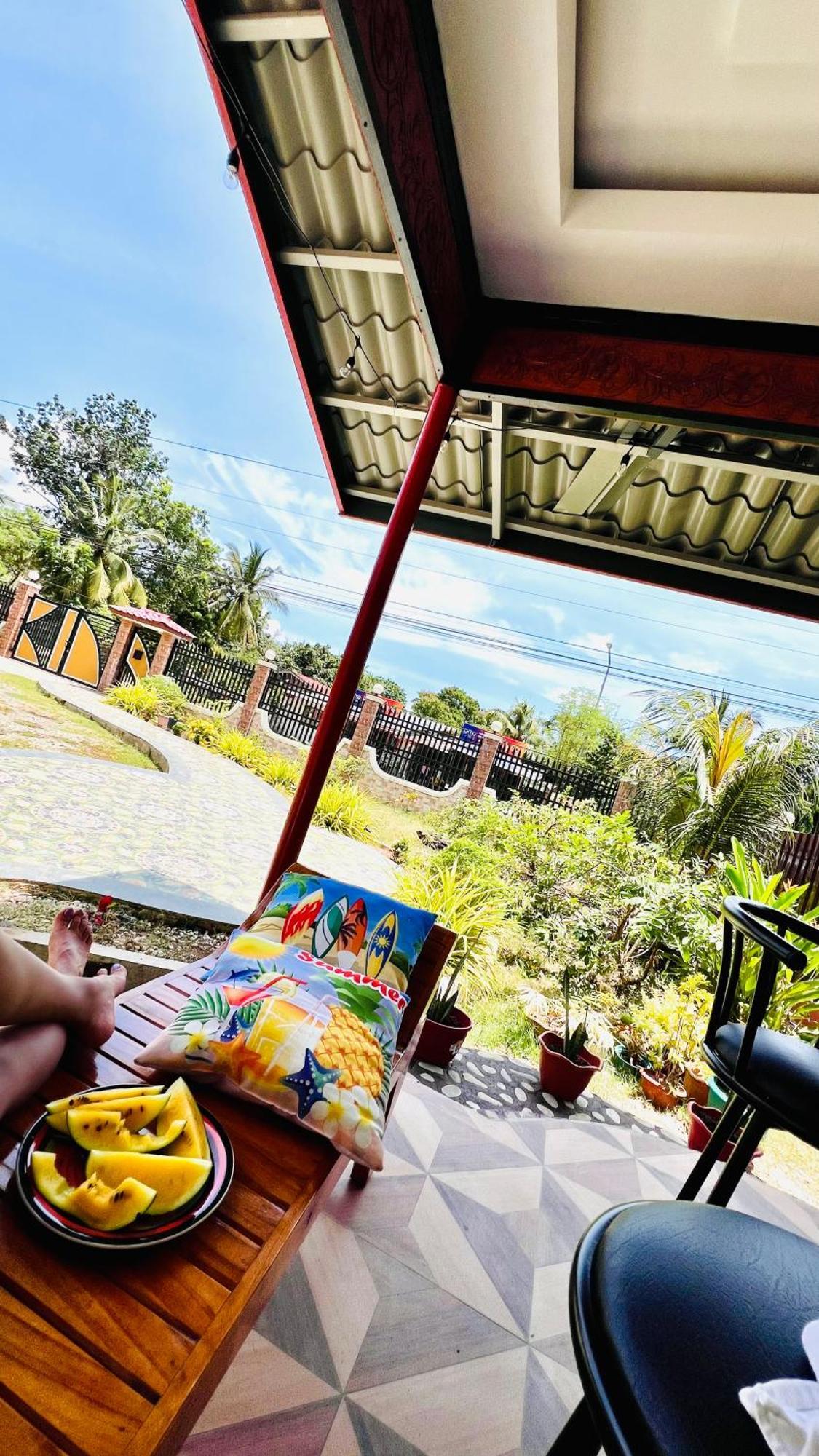 Chateau La Princesa With Cozy Garden & Bar Puerto Princesa Eksteriør billede